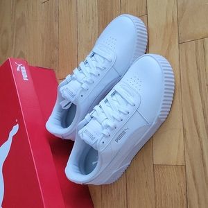 Pumas | size 7 | women's carina sneakers | white | NBW